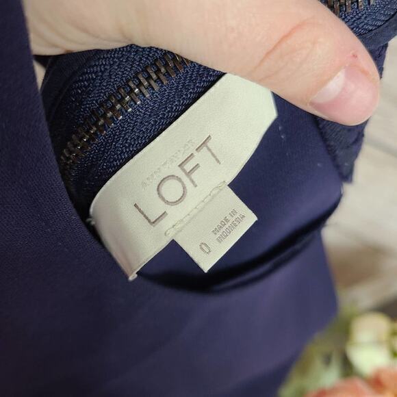 Ann Taylor LOFT Navy Blue Sleeveless Round Neck Eyelet Mini Sheath Dress Size 0 - Picture 5 of 6